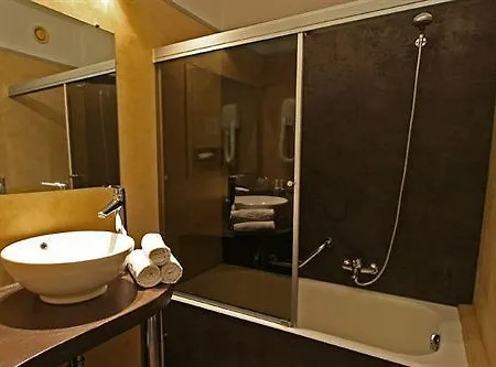 Hotel Chambord 3*